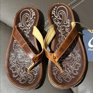 OluKai Intricate Brown and Cream Sandals